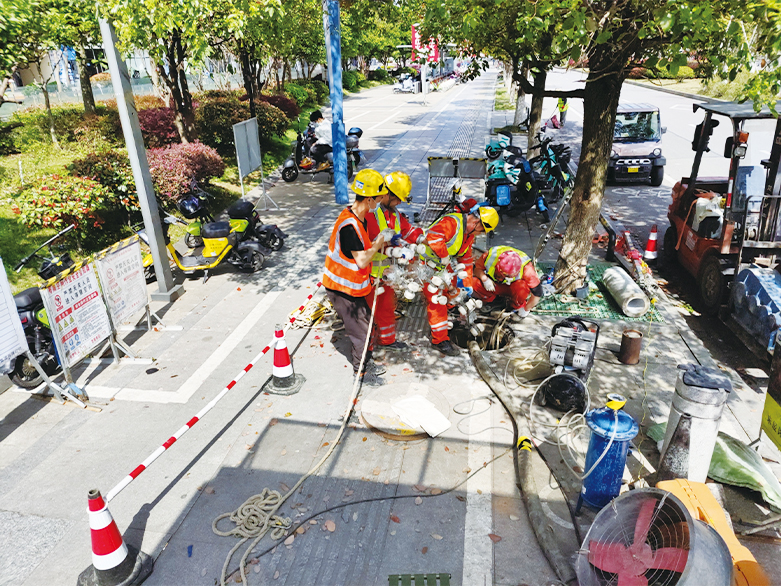  向阳UV-CIPP紫外光固化修复